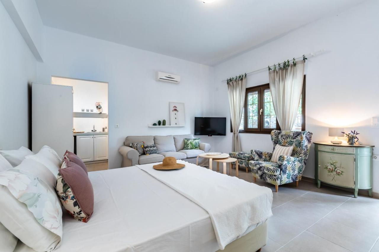 Oikia Guesthouse Stafylos Extérieur photo